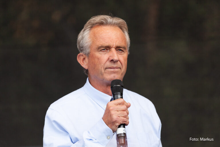 Rede von Robert F. Kenndy Jr. komplette Rede bei Berlin Demo am 29.08.2020 #29082020 #Berlin