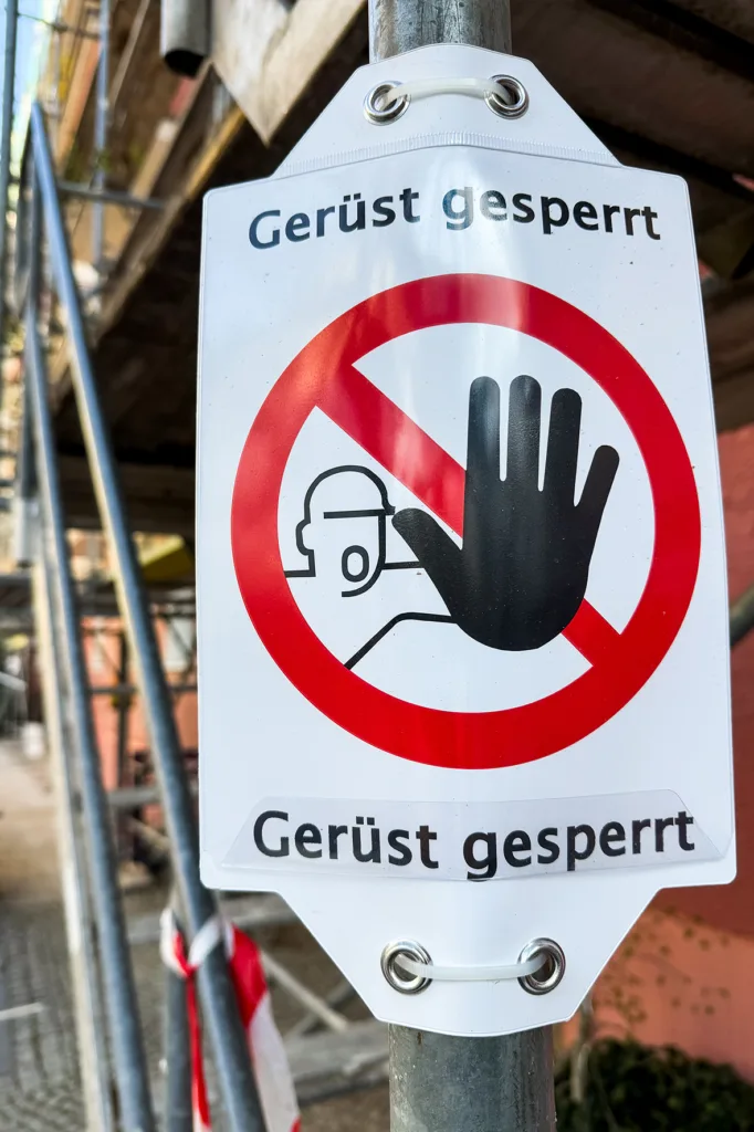 Geruest gesperrt.jpg
