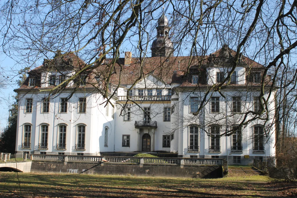 IMG 0197SchlossLindenauVorderseite.JPG